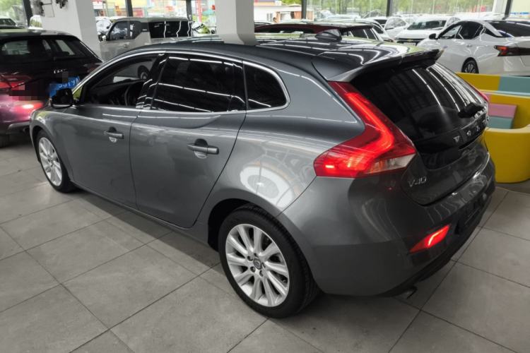 Used Volvo V40 2015 1.6T Zhiya Edition Exterior 2