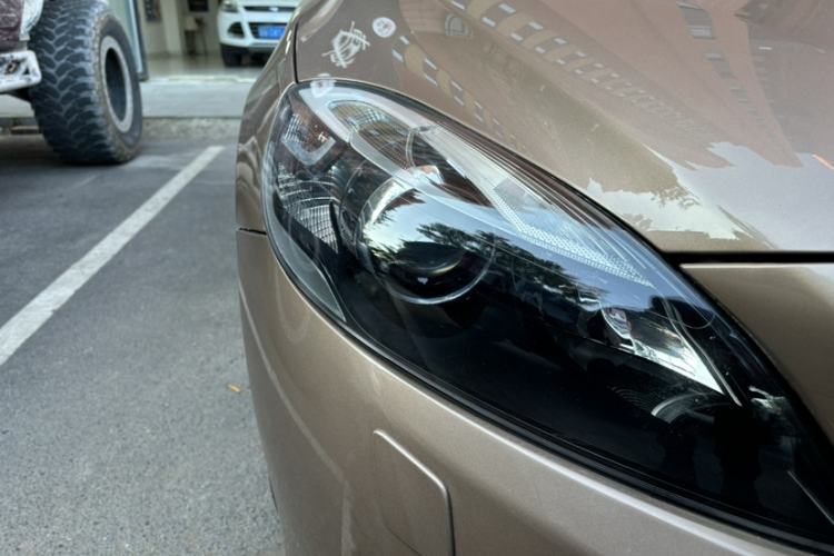 Used Volvo V40 2015 1.6T Zhiya Edition Exterior 4