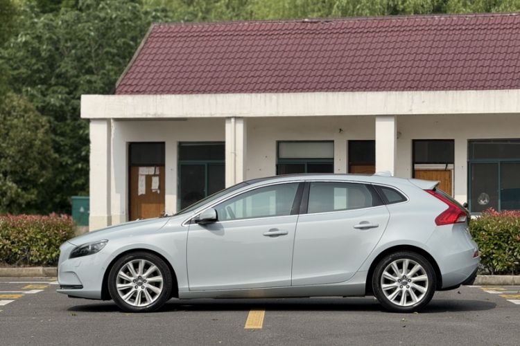 Used Volvo V40 2015 1.6T Zhiya Edition Exterior 9