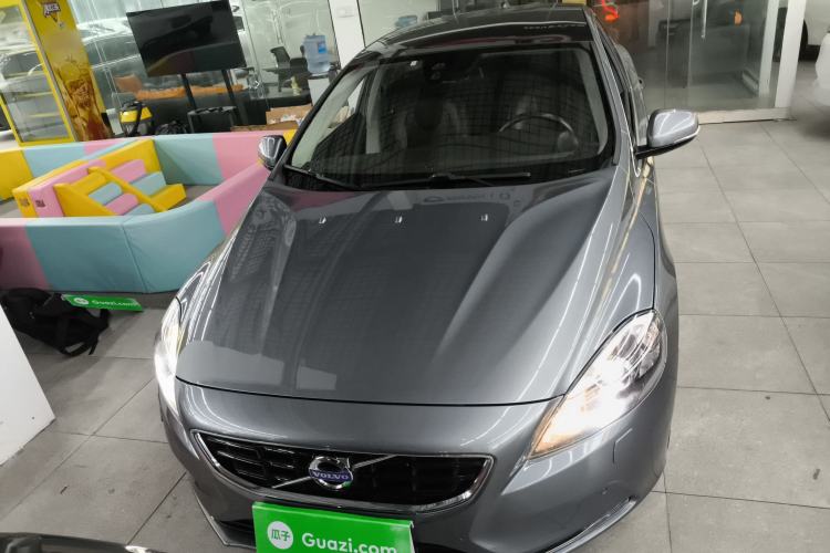 Used Volvo V40 2015 1.6T Zhiya Edition Front