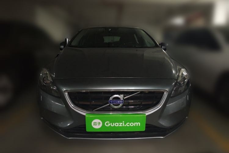 Used Volvo V40 2015 1.6T Zhiya Edition Front