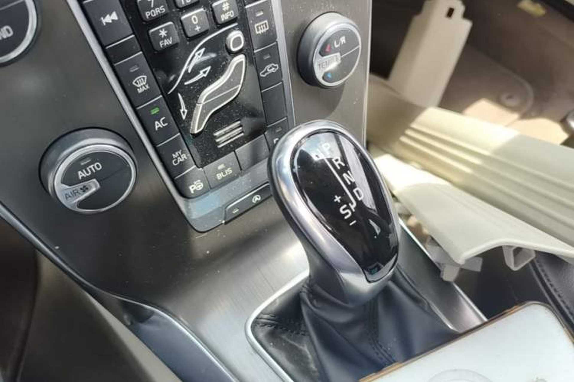 Used Volvo V40 2015 1.6T Zhiya Edition Gear Lever