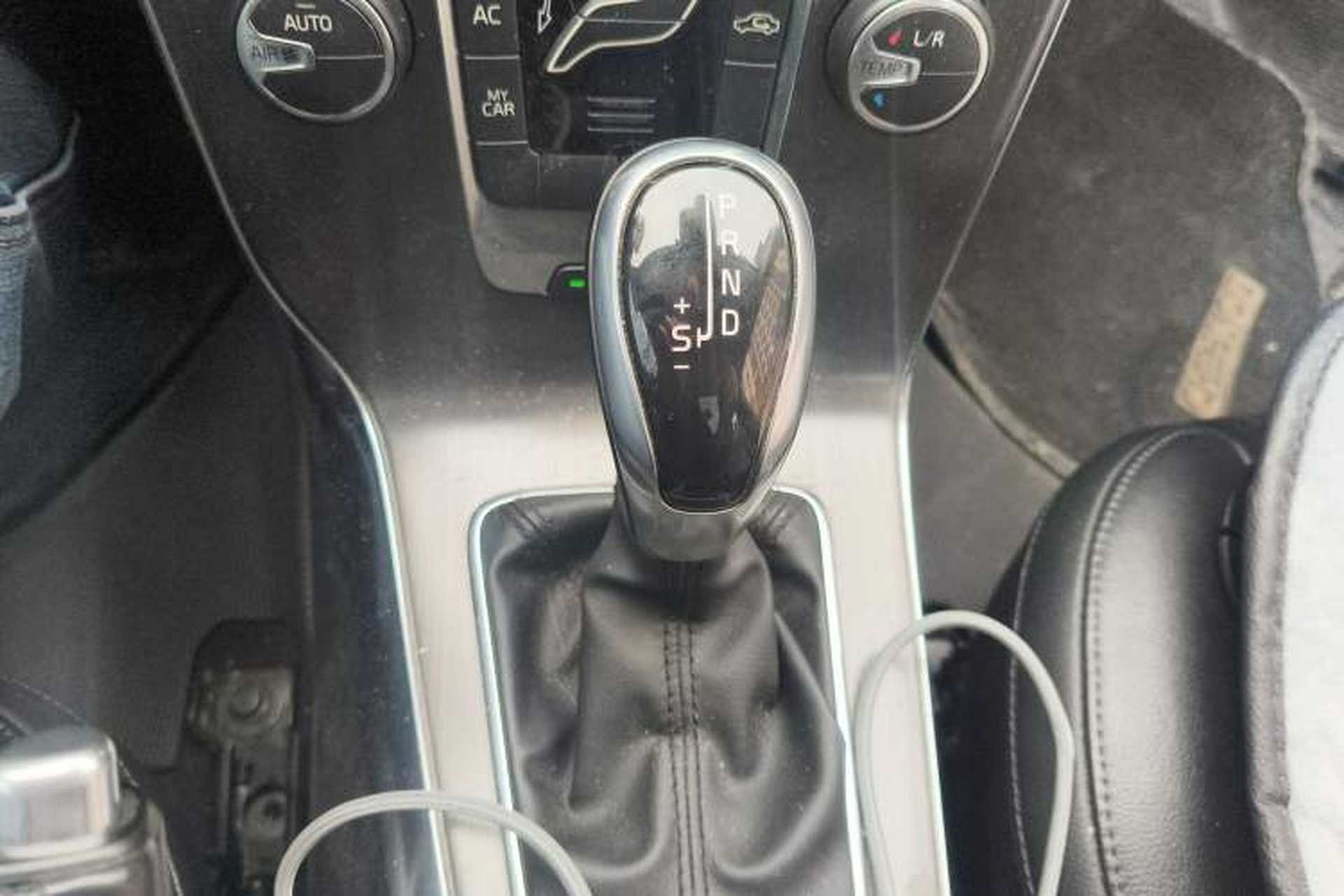 Used Volvo V40 2015 1.6T Zhiyi Edition Gear Lever