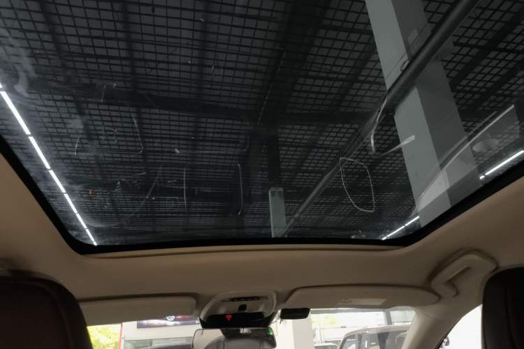 Used Volvo V40 2015 1.6T Zhiya Edition Headliner