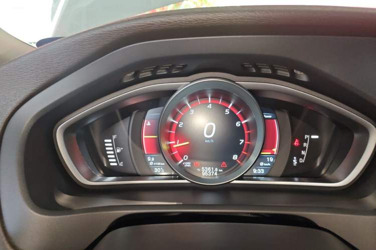 Used Volvo V40 2015 1.6T Zhiya Edition Instrument Cluster