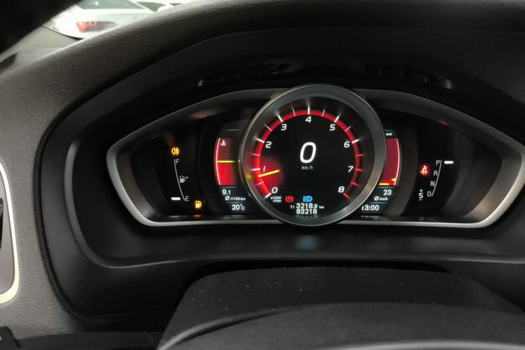 Used Volvo V40 2015 1.6T Zhiya Edition Instrument Cluster