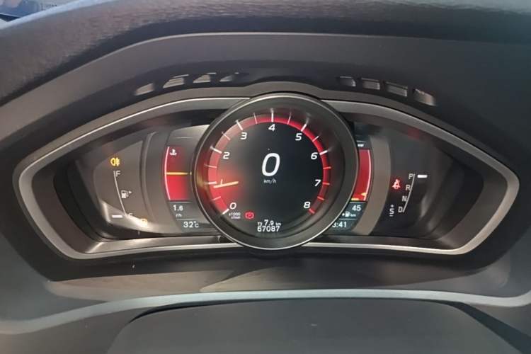 Used Volvo V40 2015 1.6T Zhiyi Edition Instrument Cluster