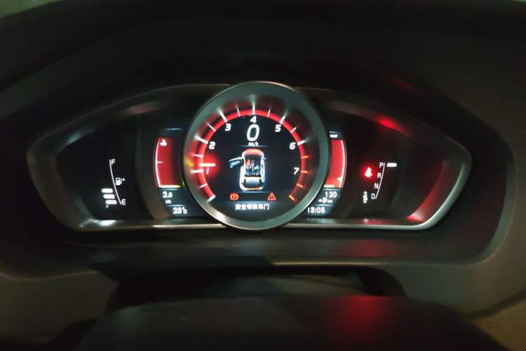 Used Volvo V40 2015 1.6T Zhiya Edition Instrument Cluster