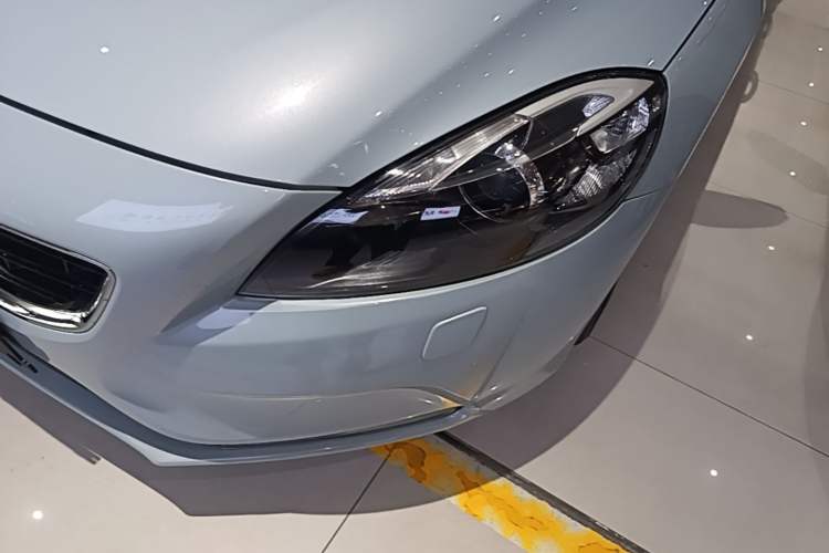 Used Volvo V40 2015 1.6T Zhiyi Edition Left Front Headlight