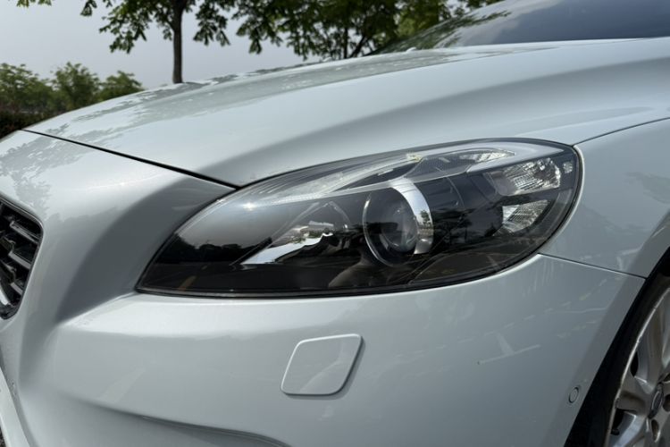 Used Volvo V40 2015 1.6T Zhiya Edition Left Front Headlight