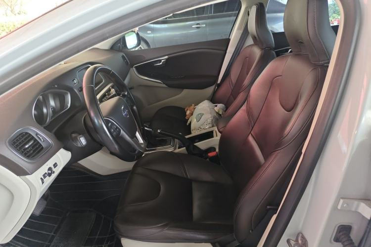 Used Volvo V40 2015 1.6T Zhiya Edition Left Front Seat