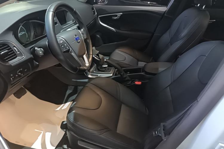 Used Volvo V40 2015 1.6T Zhiyi Edition Left Front Seat