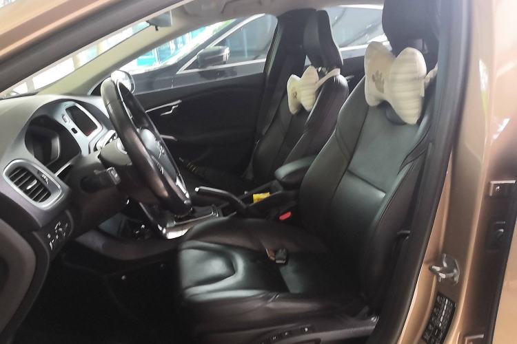 Used Volvo V40 2015 1.6T Zhiya Edition Left Front Seat