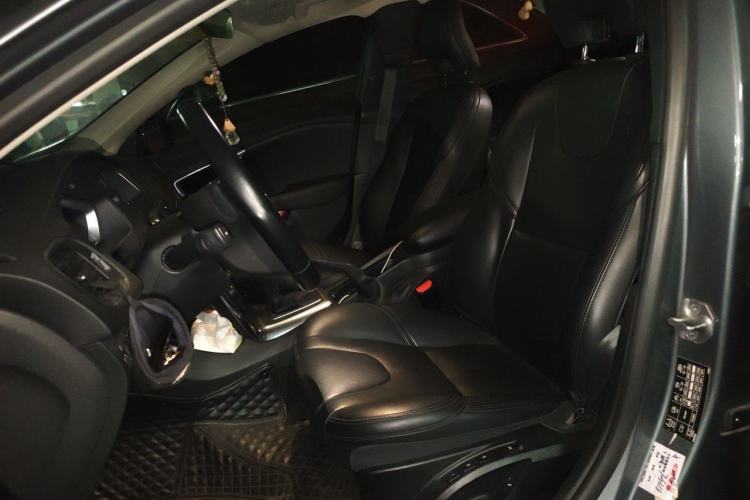 Used Volvo V40 2015 1.6T Zhiya Edition Left Front Seat