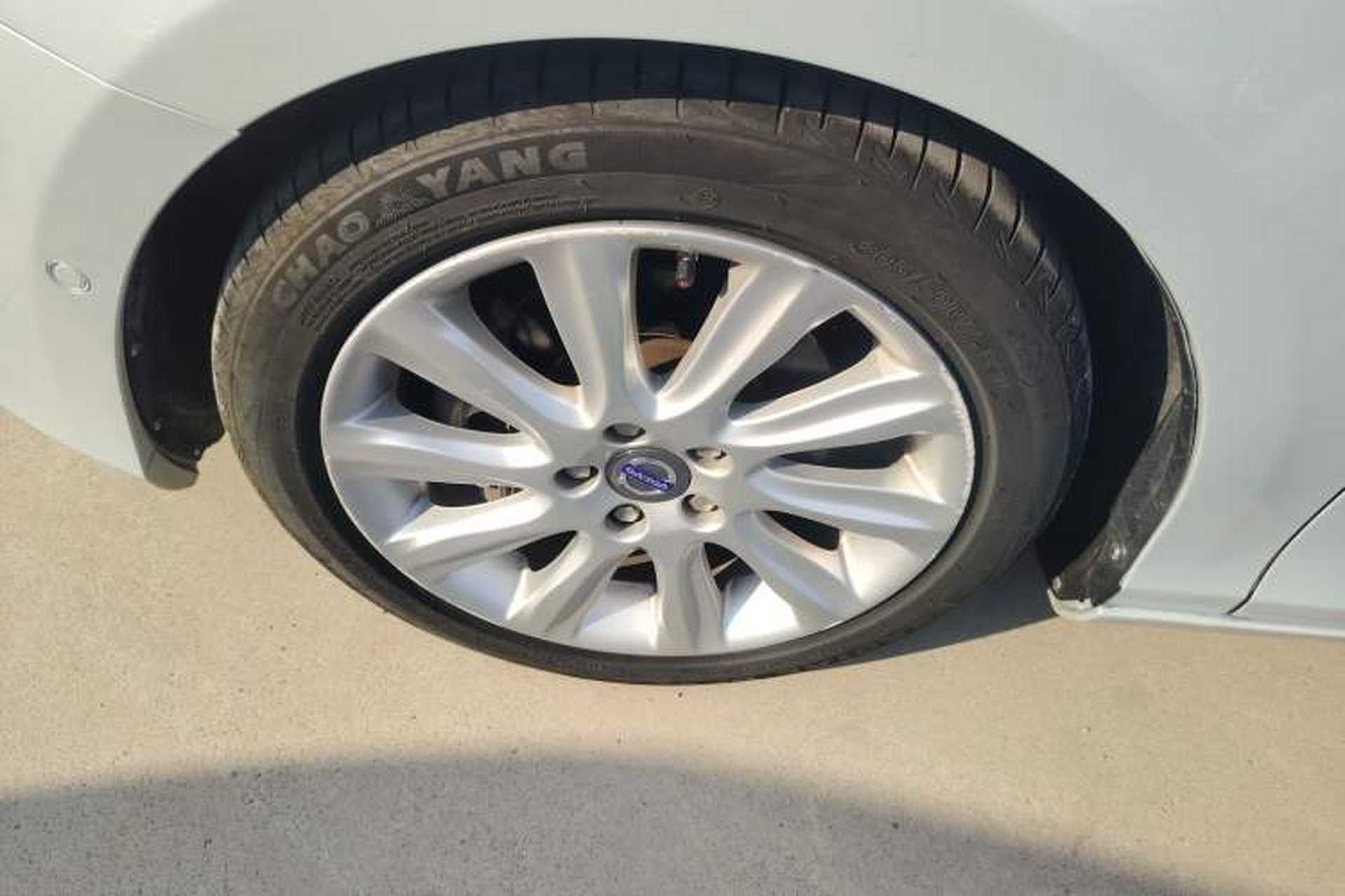 Used Volvo V40 2015 1.6T Zhiya Edition Left Front Wheel Hub