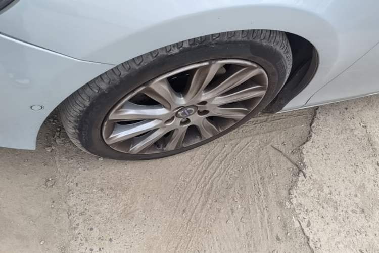 Used Volvo V40 2015 1.6T Zhiya Edition Left Front Wheel Hub