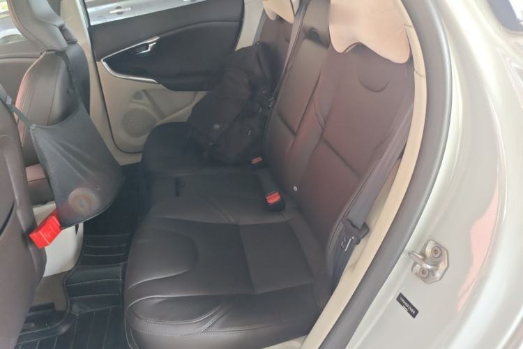 Used Volvo V40 2015 1.6T Zhiya Edition Left Rear Seat