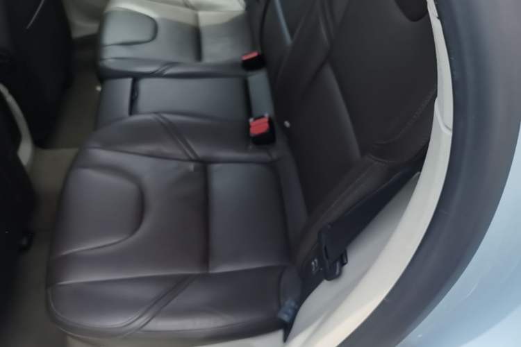 Used Volvo V40 2015 1.6T Zhiya Edition Left Rear Seat