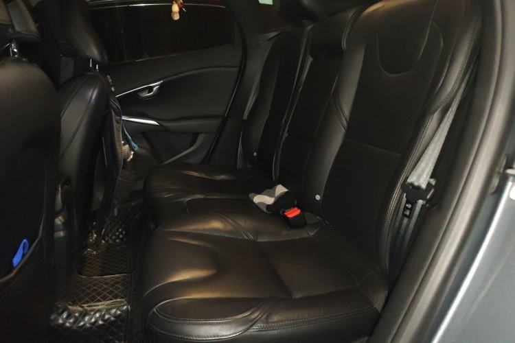 Used Volvo V40 2015 1.6T Zhiya Edition Left Rear Seat