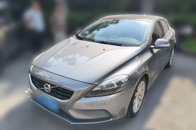 Used Volvo V40 2015 1.6T ZhiShang Edition Guazi used car, China used car export, Used car for sale, Used  cars, Cheapest cars for sale
