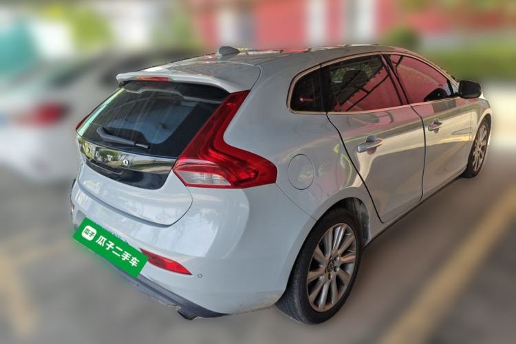 Used Volvo V40 2015 1.6T Zhiya Edition Rear Right 45 Deg