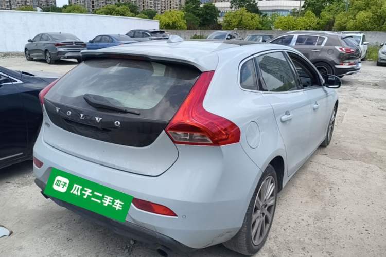 Used Volvo V40 2015 1.6T Zhiya Edition Rear Right 45 Deg