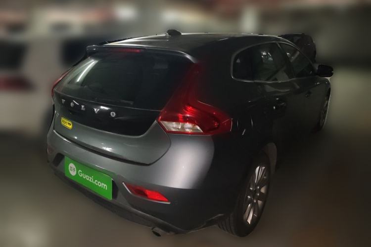 Used Volvo V40 2015 1.6T Zhiya Edition Rear Right 45 Deg
