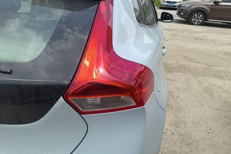 Used Volvo V40 2015 1.6T Zhiya Edition Right Rear Taillight