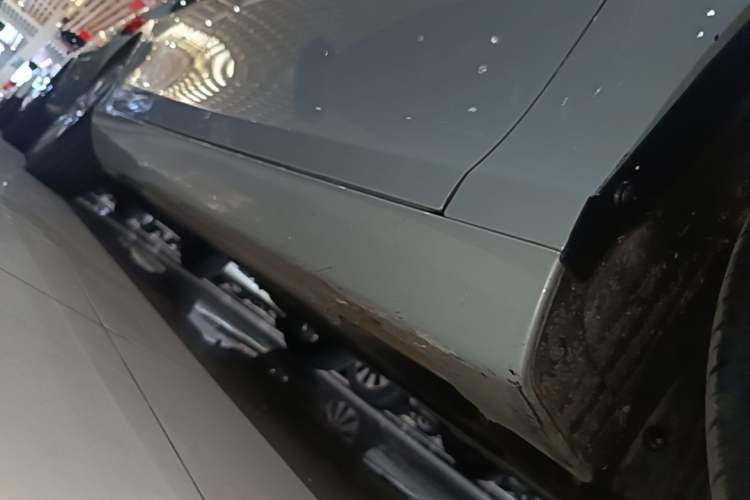 Used Volvo V40 2015 1.6T Zhiyi Edition Right Side Sill