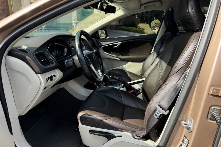 Used Volvo V40 2015 1.6T Zhiyi Edition Left Front Seat