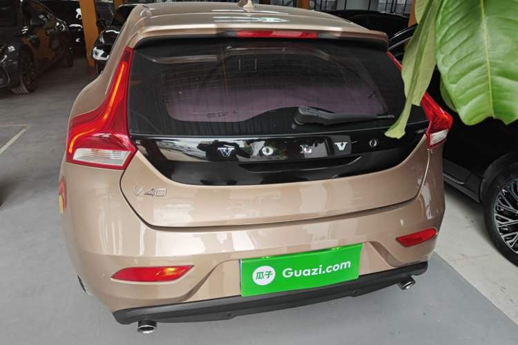 Used Volvo V40 2015 1.6T Zhiyi Edition Rear
