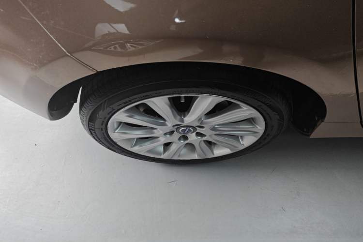 Used Volvo V40 2015 1.6T Zhiyi Edition Right Rear Wheel Hub