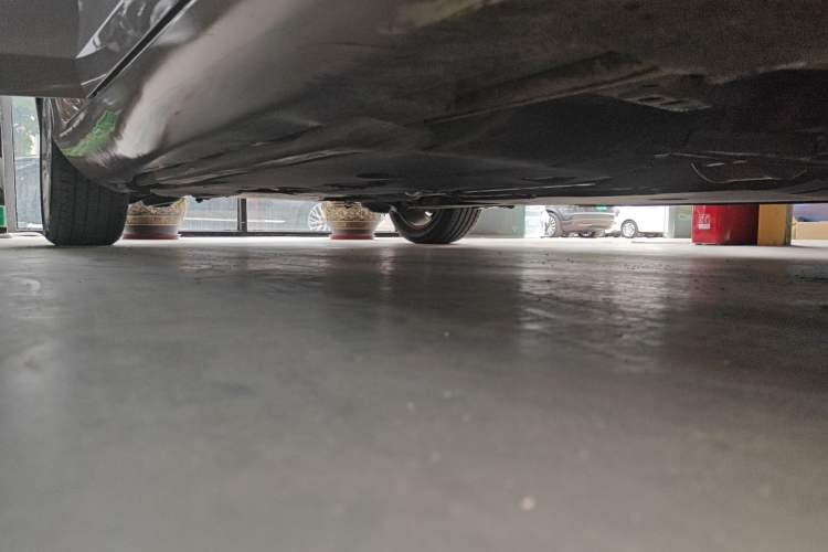 Used Volvo V40 2015 1.6T Zhiyi Edition Right Side Sill