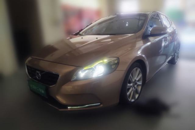 Used Volvo V40 2015 1.6T Zhiyi Edition