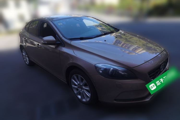 Used Volvo V40 2015 1.6T Zhiyi Edition Front Right 45 Deg