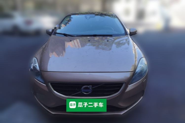 Used Volvo V40 2015 1.6T Zhiyi Edition Front