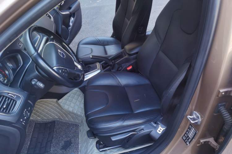 Used Volvo V40 2015 1.6T Zhiyi Edition Left Front Seat