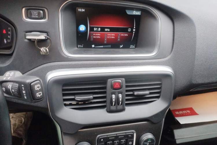 Used Volvo V40 2015 1.6T Zhiya Edition Audio And AC Panel