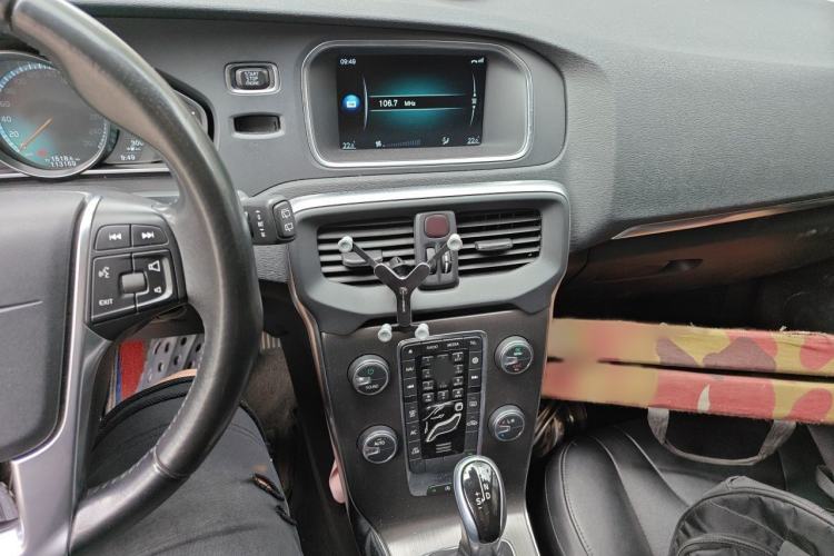 Used Volvo V40 2015 1.6T Zhiyi Edition Audio And AC Panel