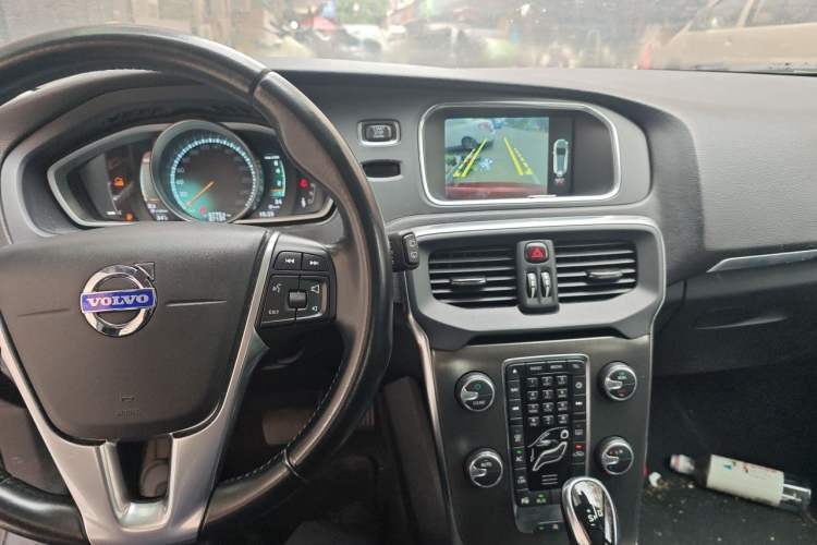 Used Volvo V40 2015 1.6T Zhiya Edition Audio And AC Panel