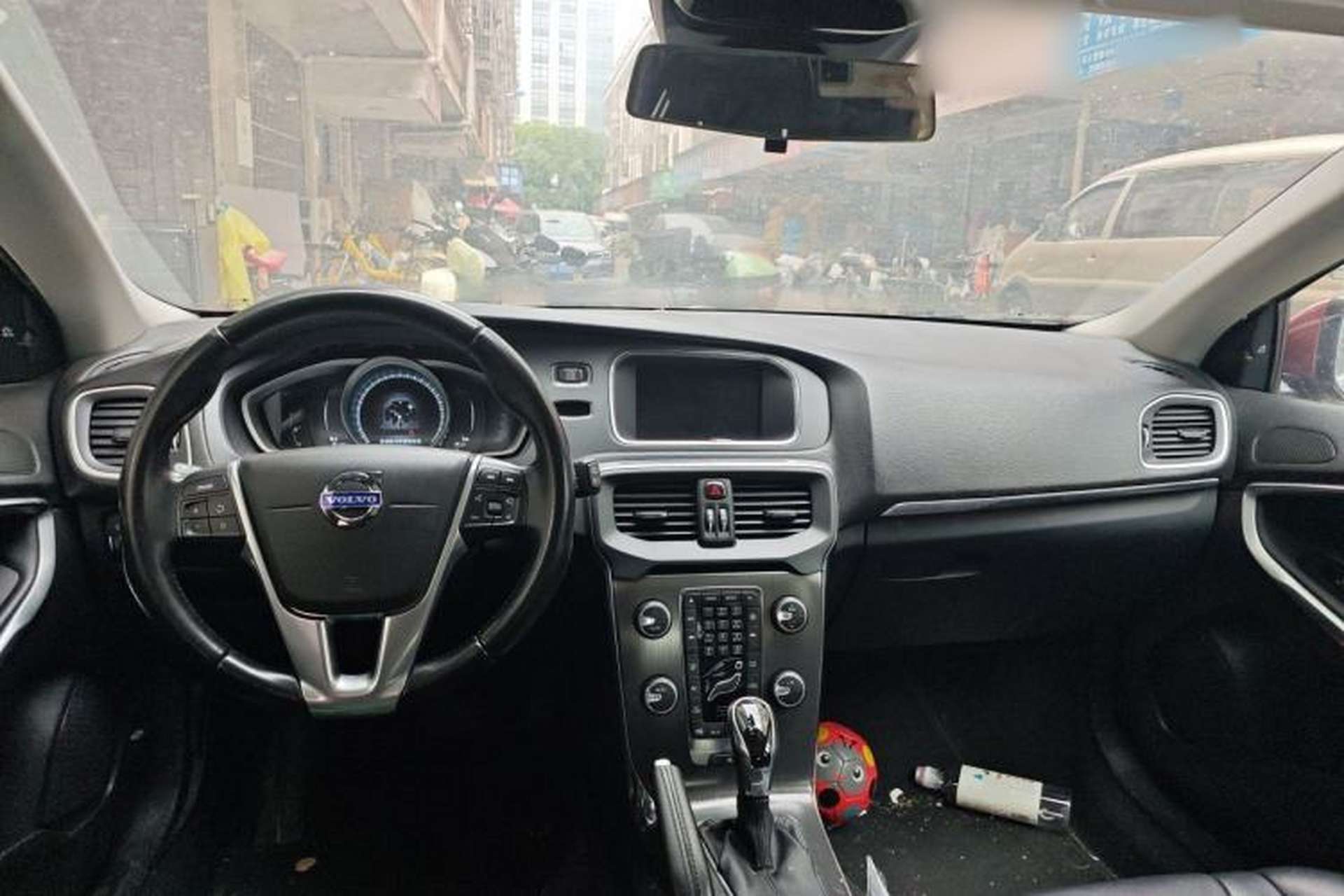 Used Volvo V40 2015 1.6T Zhiya Edition Center Console