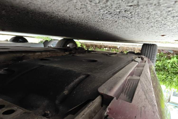 Used Volvo V40 2015 1.6T Zhiya Edition Chassis Front Right
