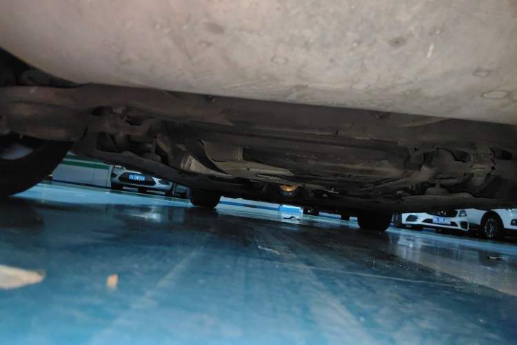 Used Volvo V40 2015 1.6T Zhiya Edition Chassis Rear