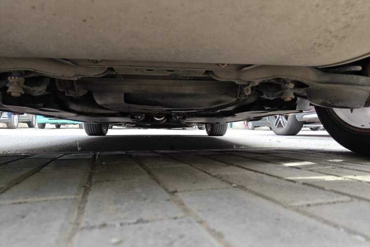 Used Volvo V40 2015 1.6T Zhiya Edition Chassis Rear