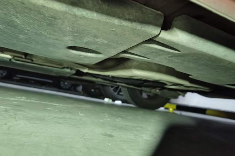 Used Volvo V40 2015 1.6T Zhiyi Edition Chassis Rear Left