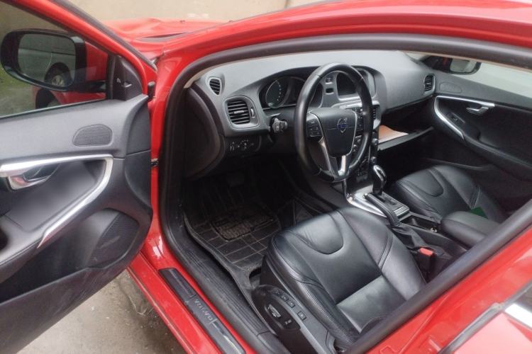 Used Volvo V40 2015 1.6T Zhiya Edition Driver Seat