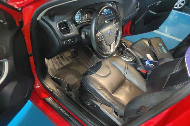 Used Volvo V40 2015 1.6T Zhiya Edition Driver Seat
