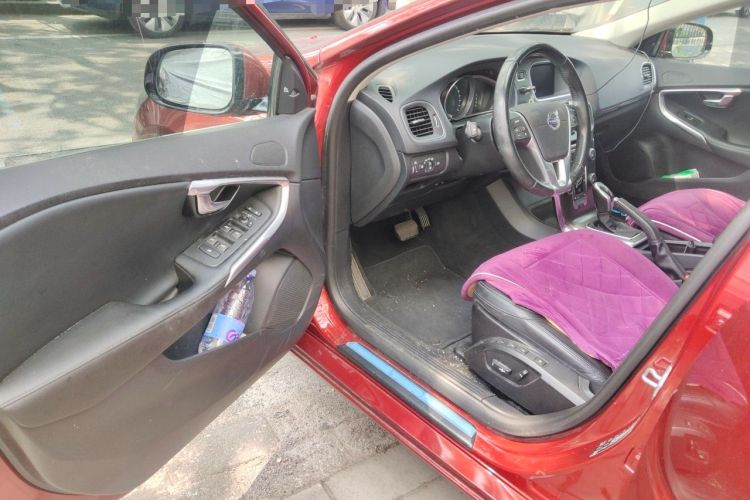 Used Volvo V40 2015 1.6T Zhiya Edition Driver Seat