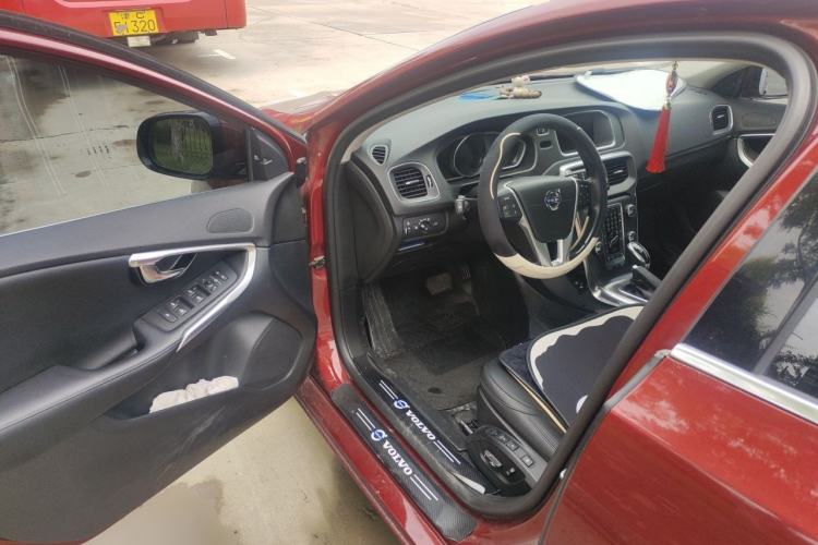 Used Volvo V40 2015 1.6T Zhiya Edition Driver Seat