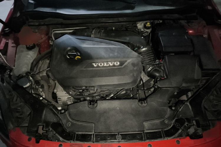 Used Volvo V40 2015 1.6T Zhiyi Edition Engine Bay